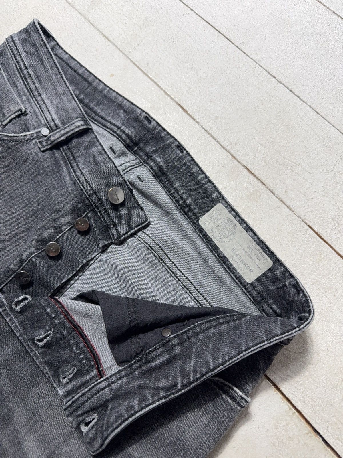 Diesel Luxury 00s Diesel Sleenker Grey Wash Skinny Jeans Knee Rip Size US 33 - 12 Thumbnail