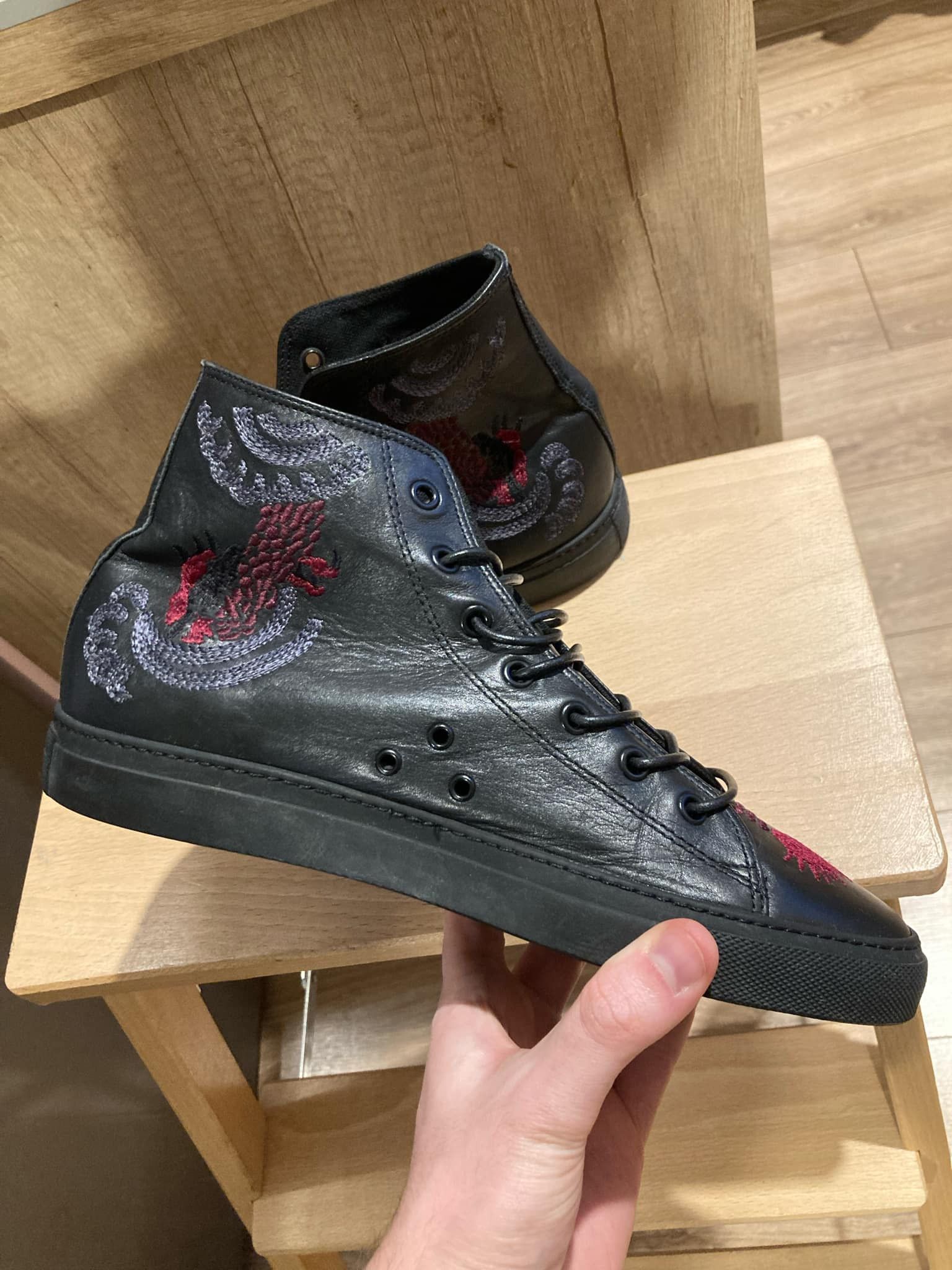 Gucci Gucci TomFord Leather Hi-Top ChuckTaylors Dragon Embroidered Size US 8.5 / IT 38.5 - 4 Thumbnail