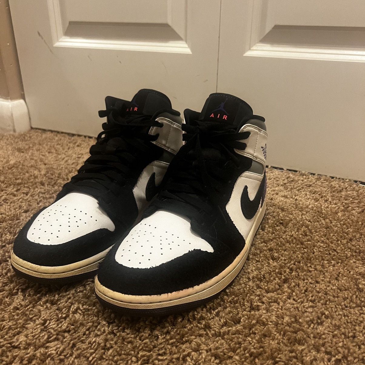 Jordan Brand Air Jordan 1 Mid SE “Varsity Purple” Size US 10 / EU 43 - 2 Thumbnail