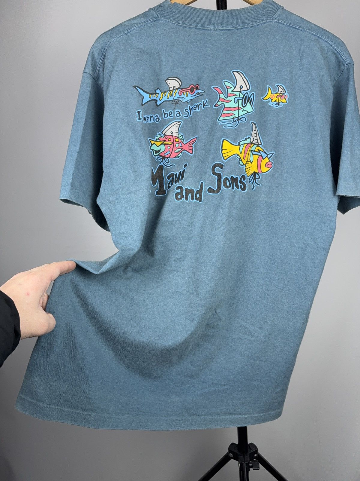 Maui and Sons 90s Retro Maui and Sons Surf Graphic T-Shirt Italy Print L Size US L / EU 52-54 / 3 - 17 Thumbnail