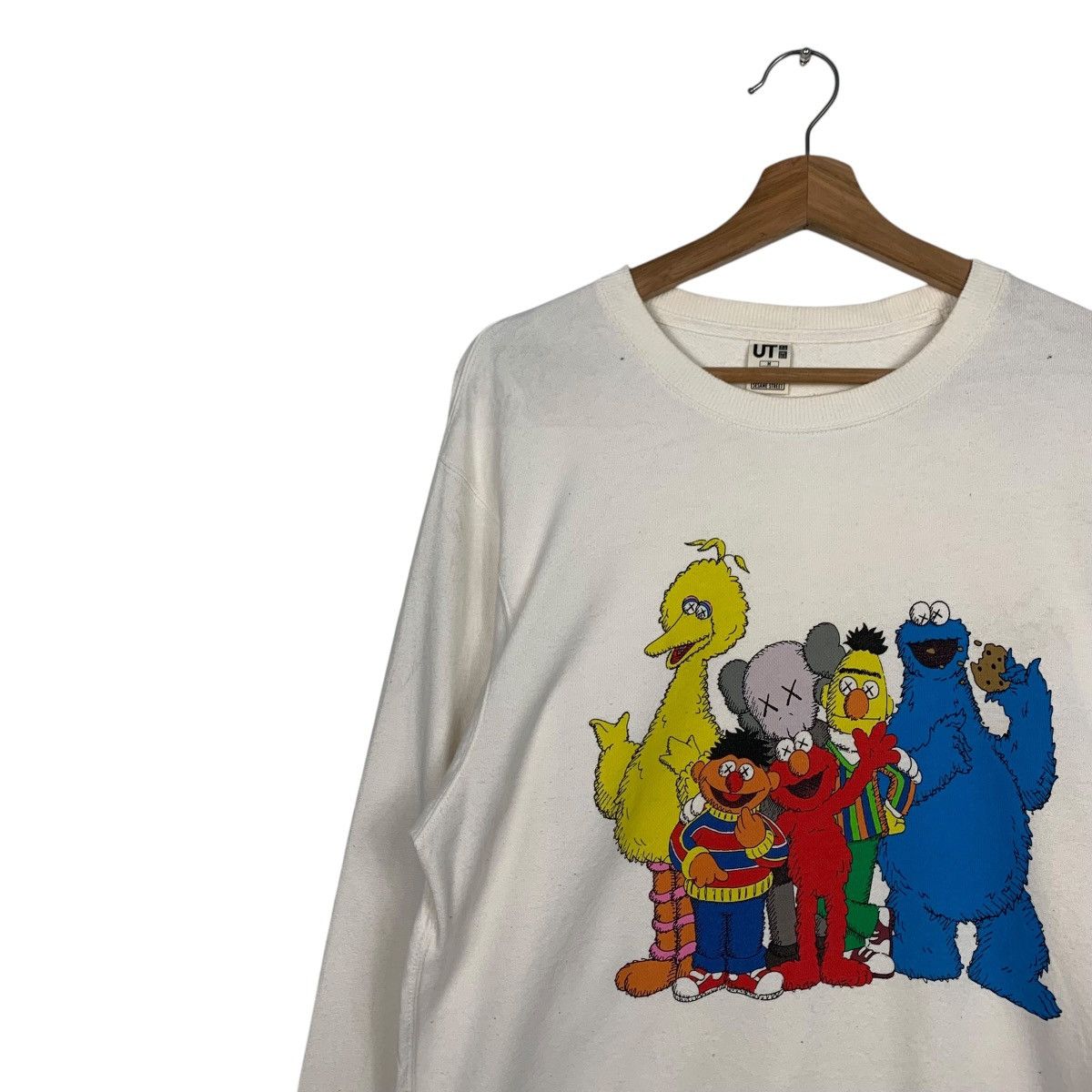 Kaws × Uniqlo UT X KAWS SESAME STREET Graphics Sweatshirt #1584-C71 Size US M / EU 48-50 / 2 - 6 Thumbnail