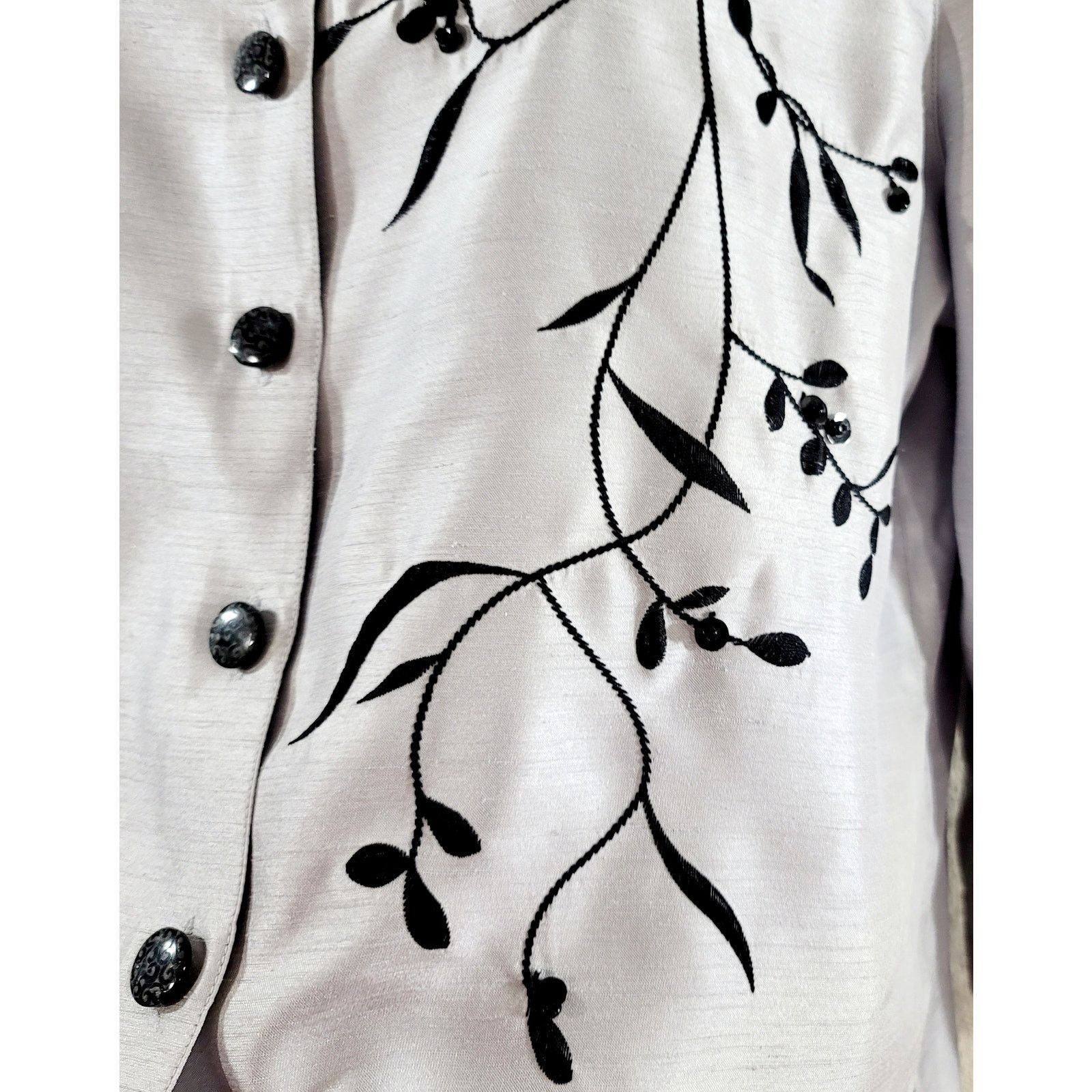 Other Draper's & Damon's Gray Black Embroidered Floral Bead Top PL Size L / US 10 / IT 46 - 8 Thumbnail