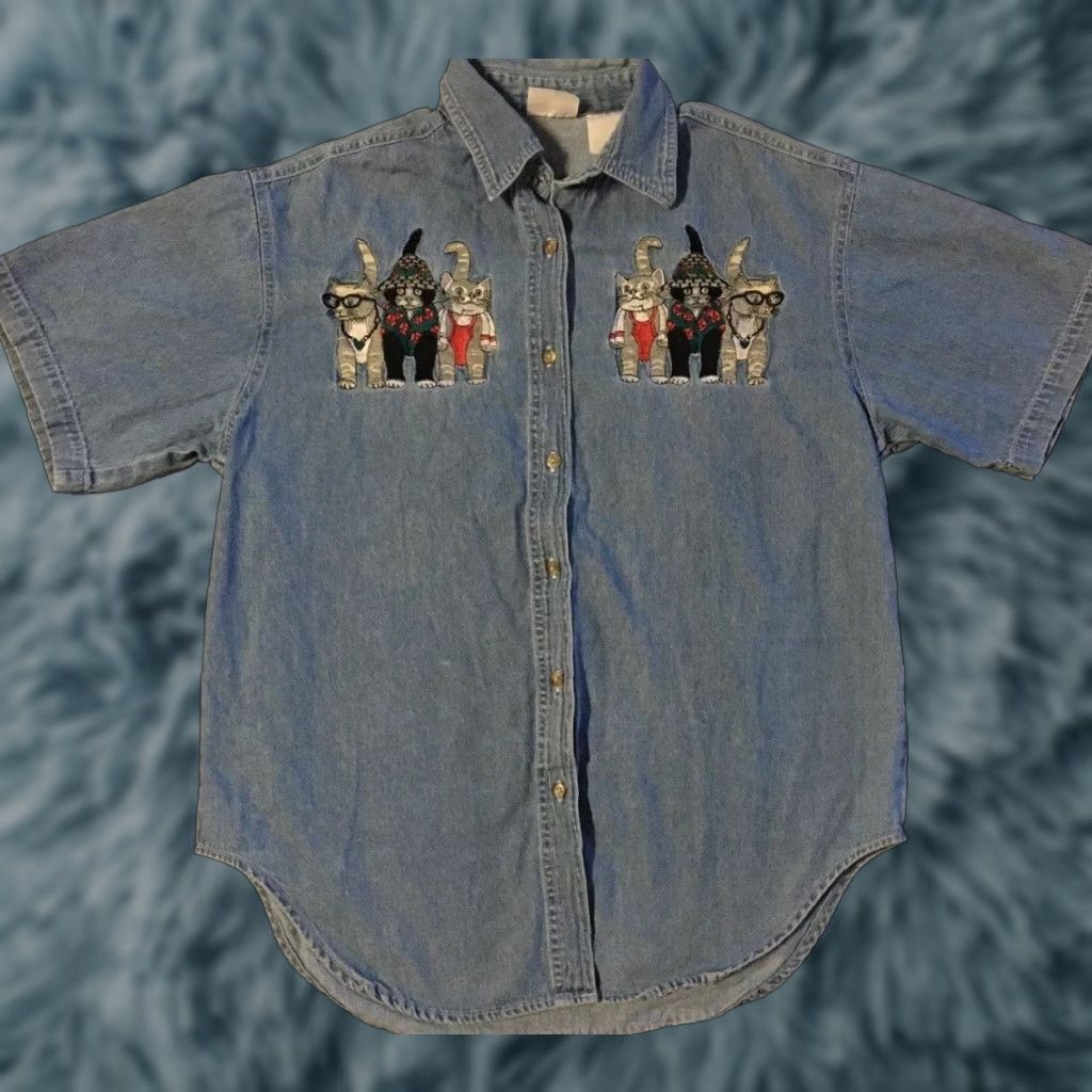 Vintage VINTAGE 90s Abstract Cat Faded Denim Button-Up Shirt M Women Blue Animal Funny Grunge Denim Button-Down Short Sleeve Cat 90s Vintage Womens Mens? Size M / US 6-8 / IT 42-44 - 1 Thumbnail