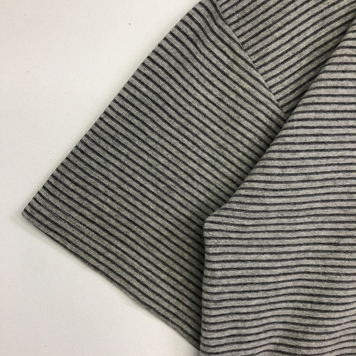 Vintage Vintage Local Motion Surfing Small Logo Stripe Tshirt Size US L / EU 52-54 / 3 - 6 Thumbnail
