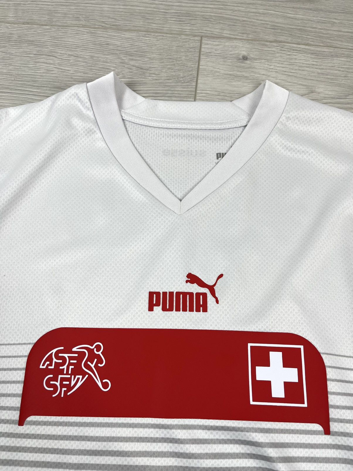 Puma Puma Switzerland 2022 Soccer Team Away Jersey Shirt Size US L / EU 52-54 / 3 - 7 Thumbnail