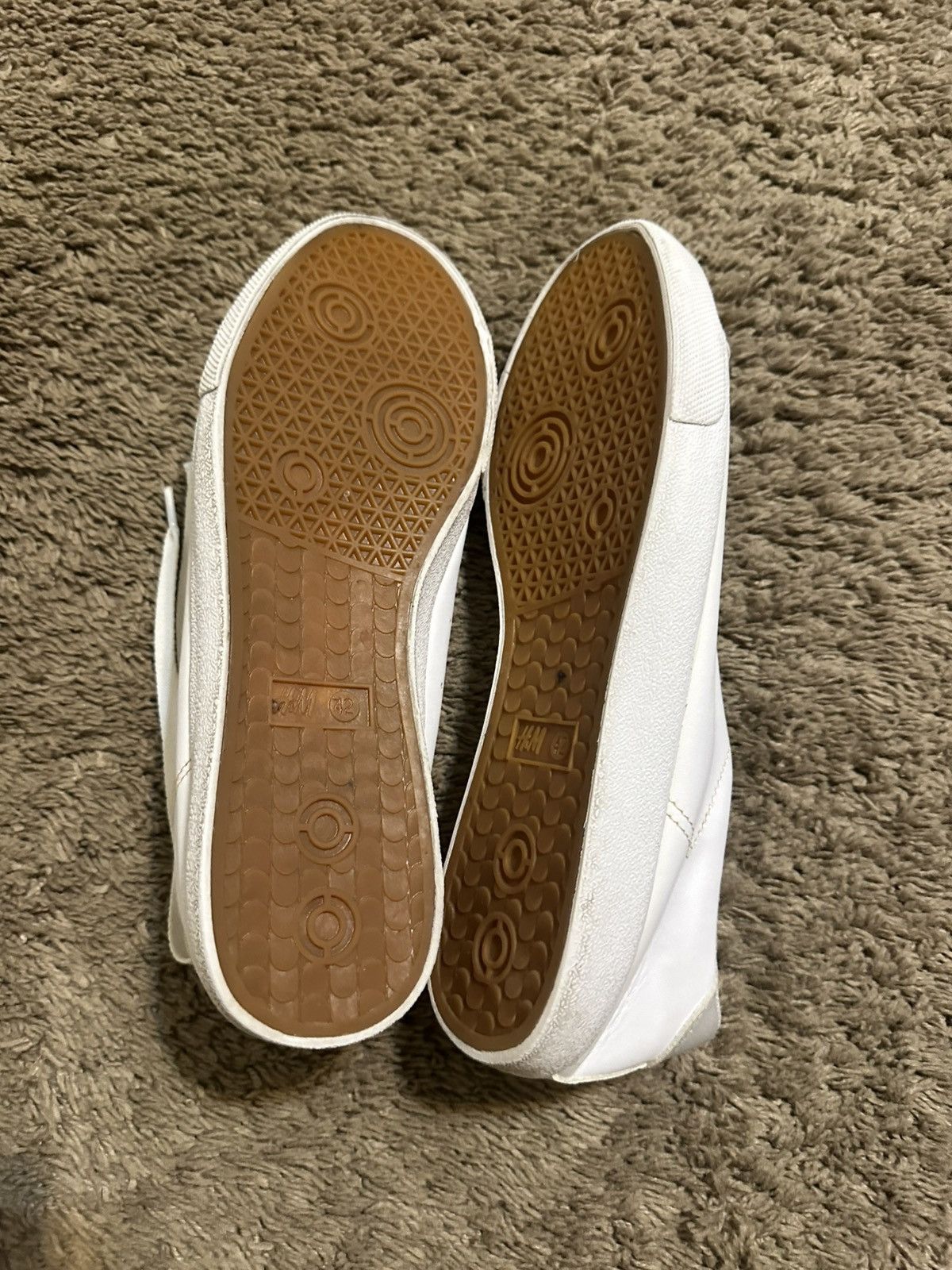 H&M Vintage H&M “triple white “ sneakers 00s size 9 Size US 9 / EU 42 - 9 Thumbnail