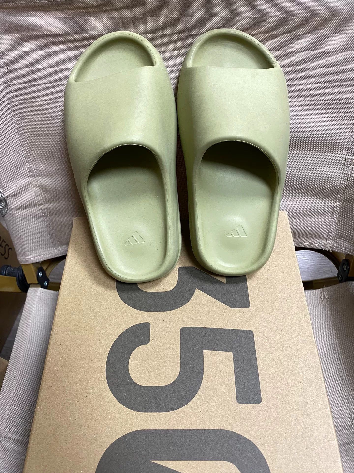 Yeezy Yeezy Green Lowtop Sneakers 36 Men Size US 5 / EU 37 - 1 Thumbnail