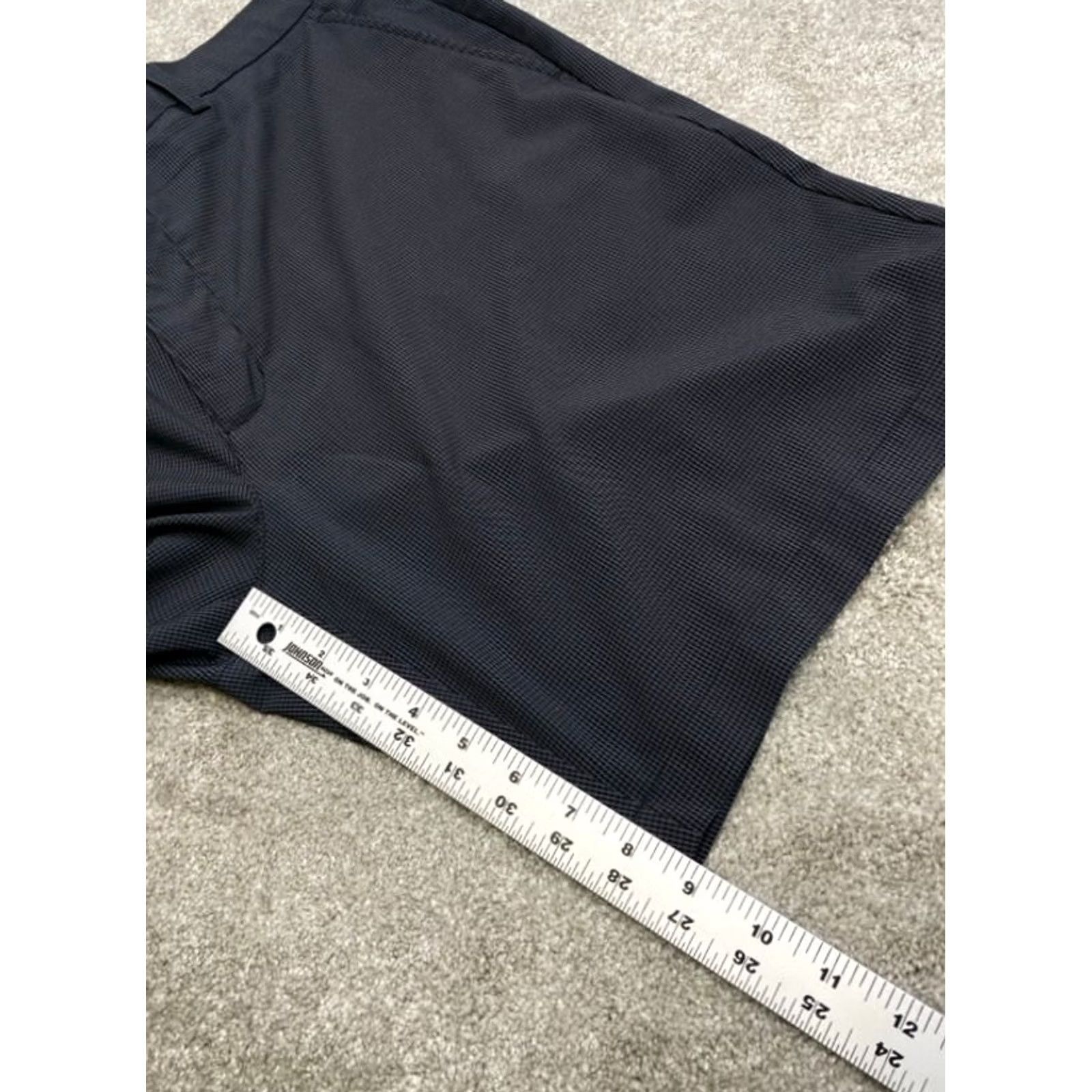 PGA Tour PGA TOUR Golf Shorts Men's 40x9 Gray Checked 4958 Mens Big & Tall/40 Gray Chino Casual Shorts Size US 40 / EU 56 - 7 Thumbnail