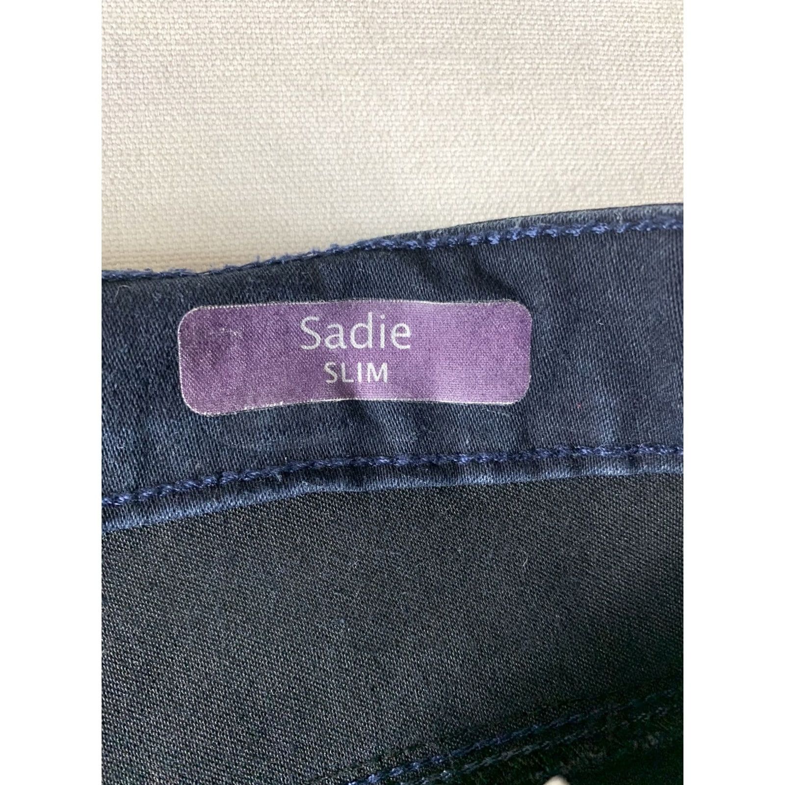 Gloria Vanderbilt VINTAGE Gloria Vanderbilt Saide Slim Jeans WOMENS Size 12 Dark Blue 34x30 Slim Straight Pockets Belt Loops Denim Cotton Size 34" / US 12 / IT 48 - 5 Thumbnail