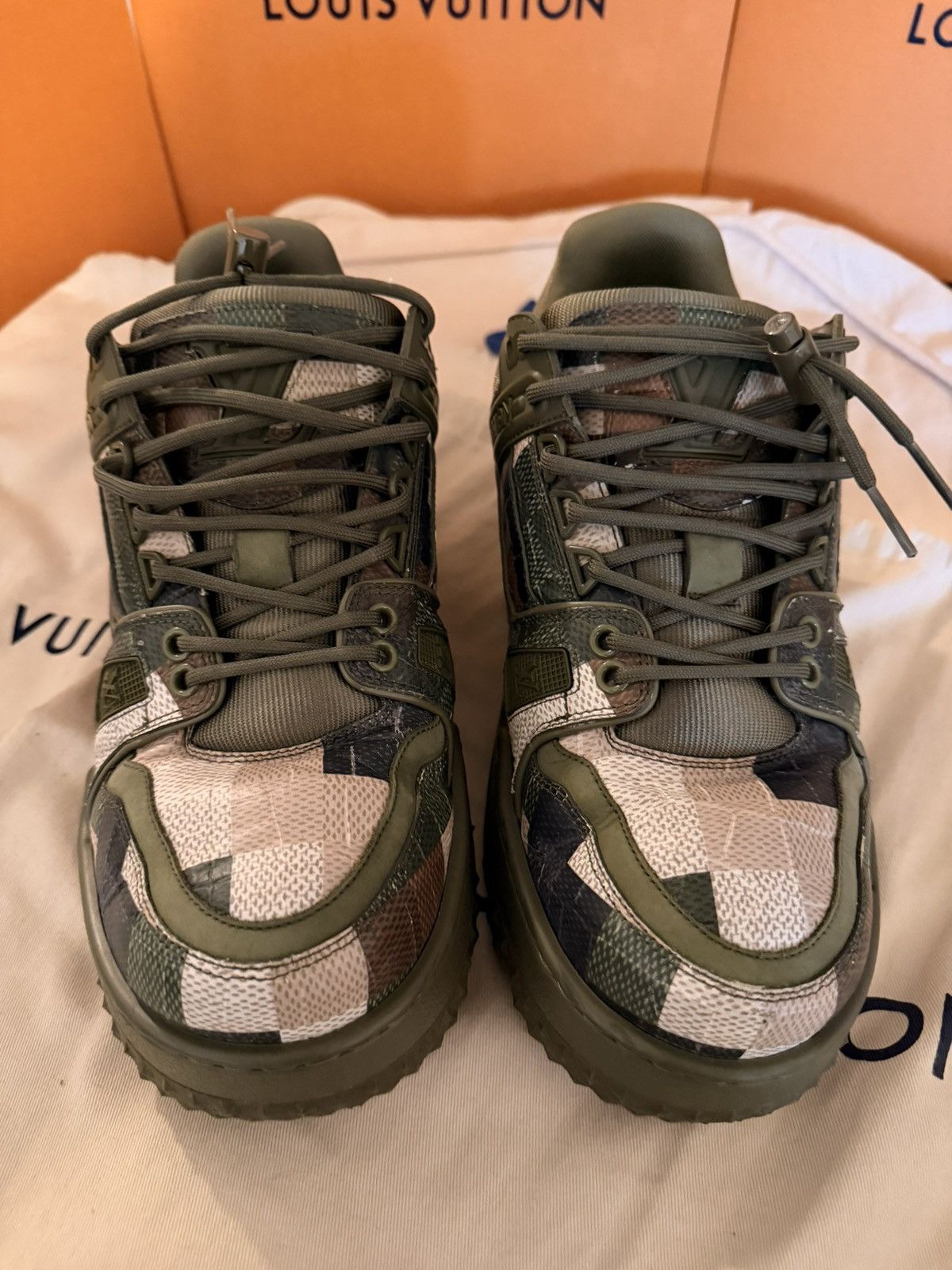Louis Vuitton LV Maxi Green Damoflage Size US 7.5 / EU 40-41 - 1 Thumbnail