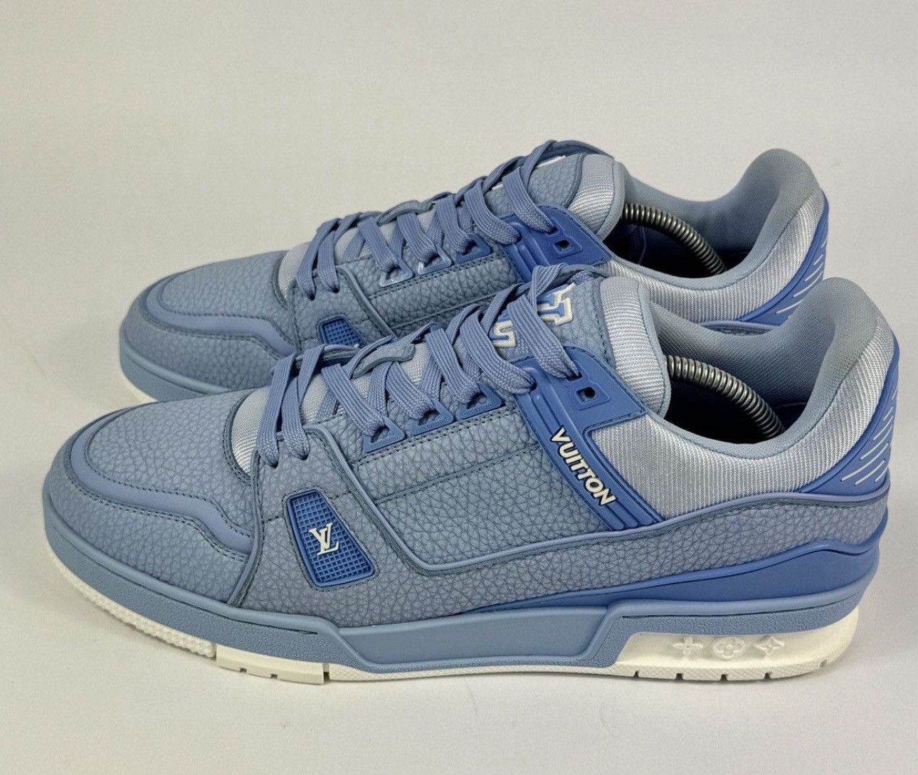 Louis Vuitton CLASSIC LOGO SNEAKERS Size US 11 / EU 44 - 4 Thumbnail