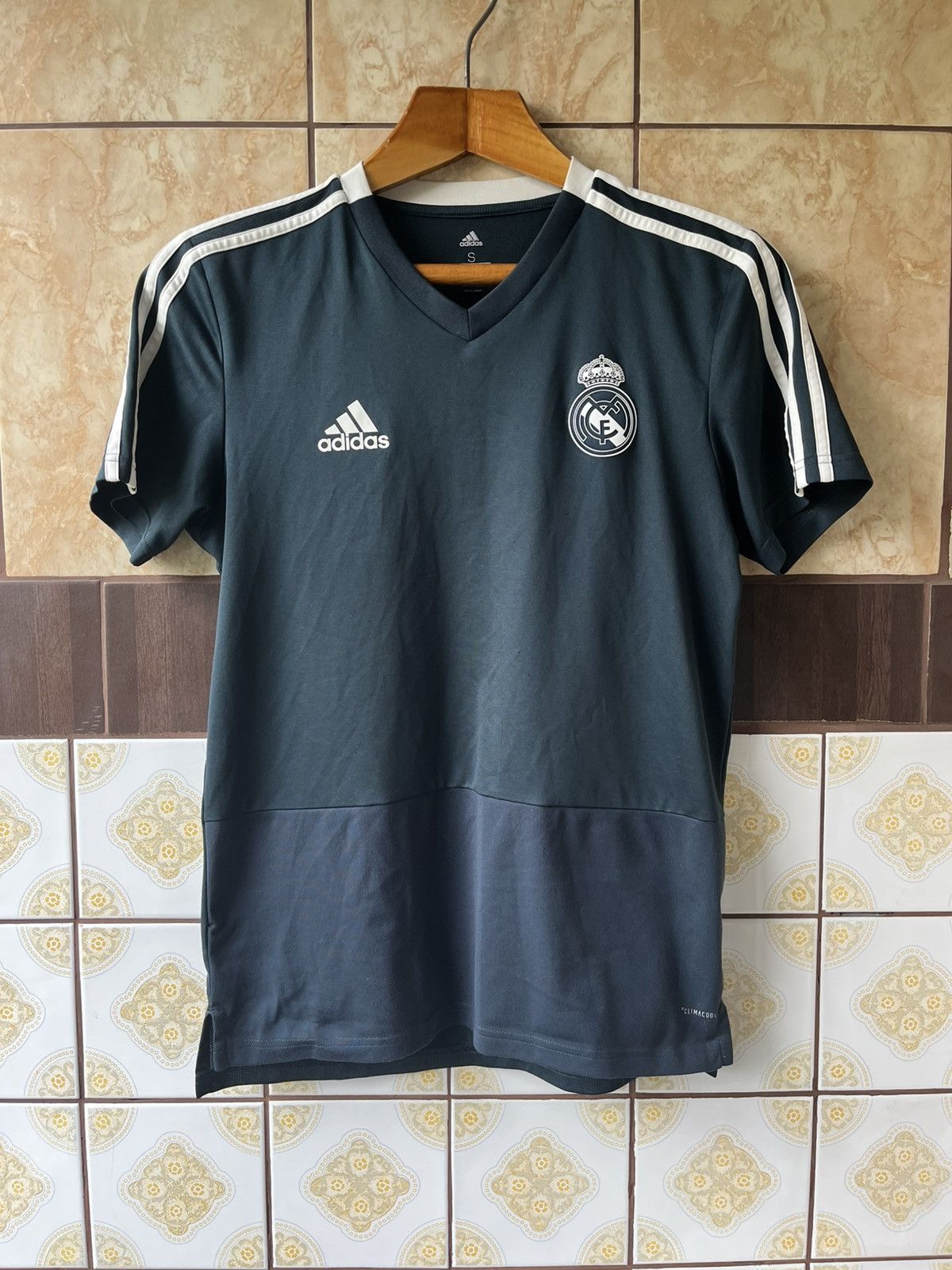 Adidas Real Madrid adidas soccer training jersey Size US S / EU 44-46 / 1 - 1 Thumbnail