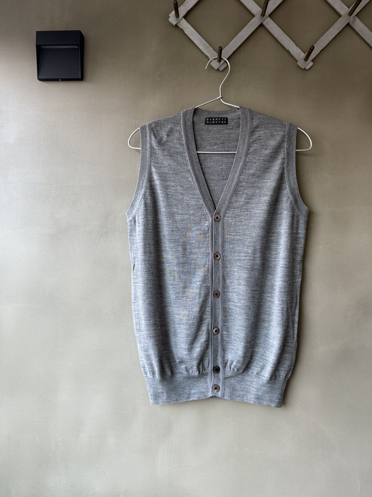 Barneys New York Barneys New York Japan Version Wool Fine Knit Mens Grey Vest Size US S / EU 44-46 / 1 - 1 Thumbnail