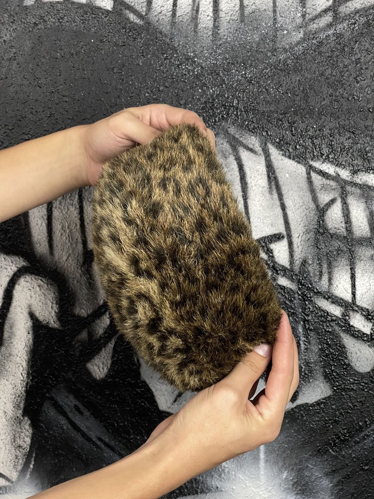 Kangol Kangol Y2K Vintage Leopard Print Faux Fur Hat Size ONE SIZE - 8 Thumbnail