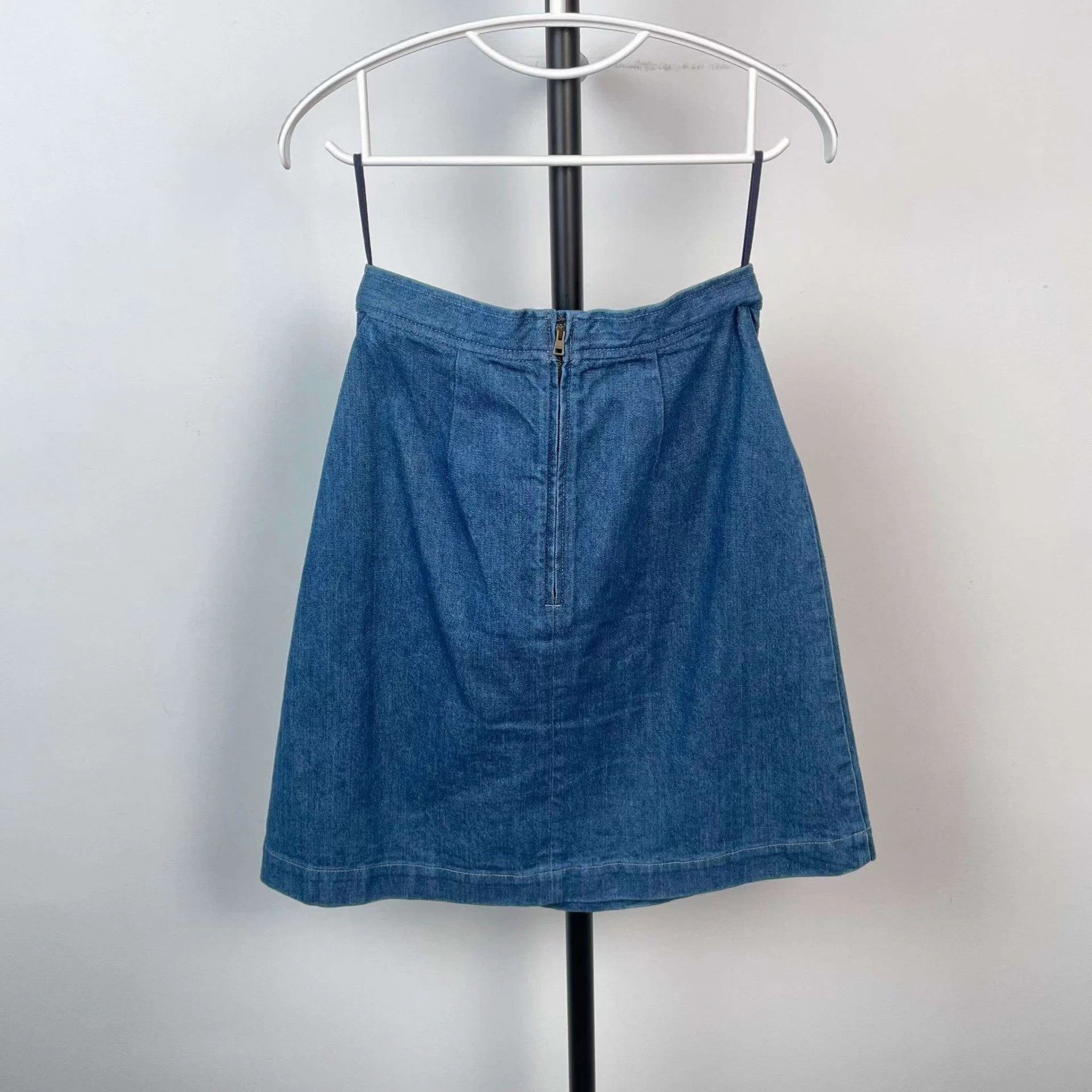 Gucci Gucci denim mini skirt blue 40 Size 28" / US 6 / IT 42 - 2 Thumbnail