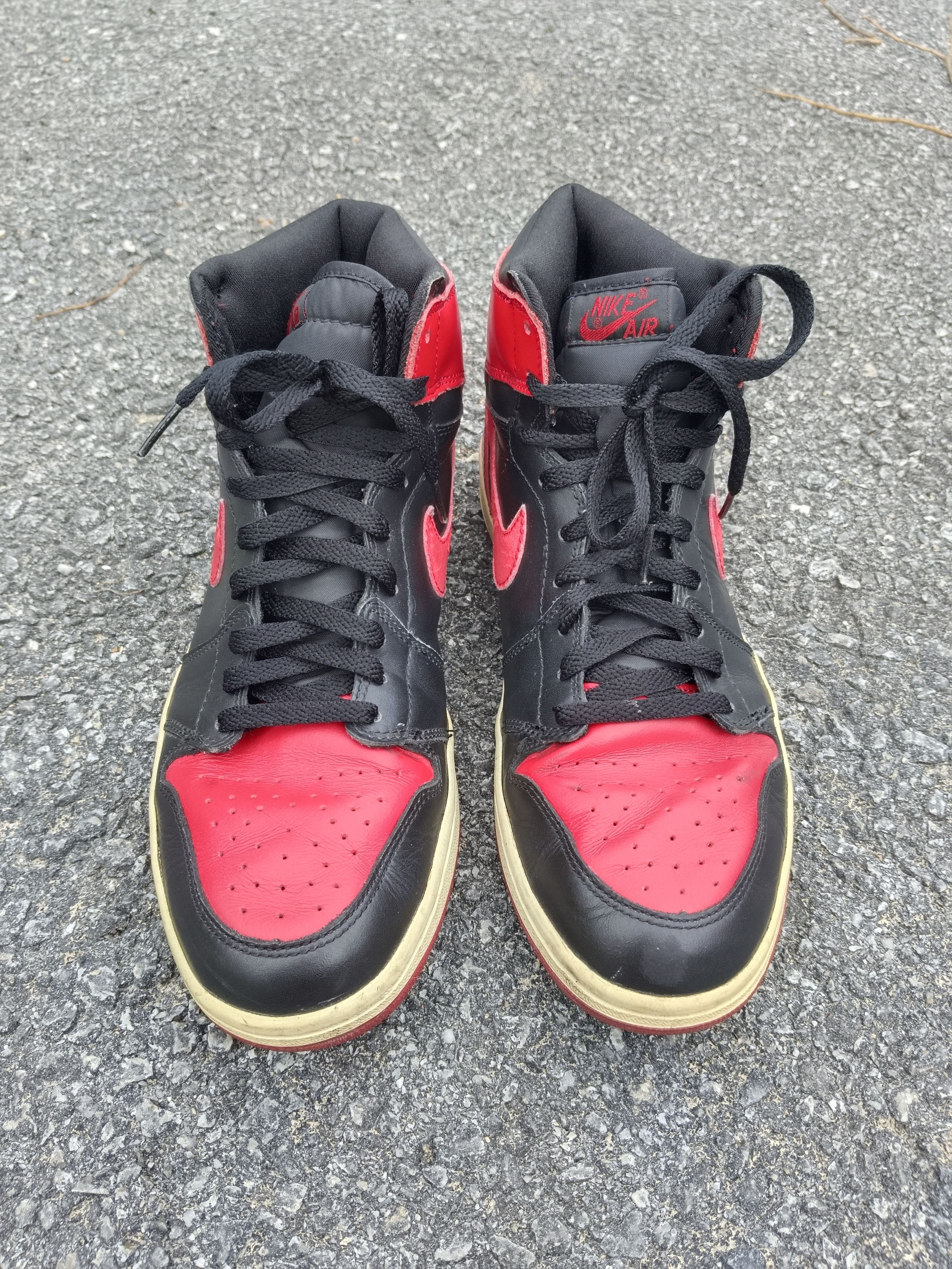Jordan Brand NIKE AIR JORDAN 1 RETRO BRED 2001 VINTAGE SNEAKERS Size US 10 / EU 43 - 3 Thumbnail