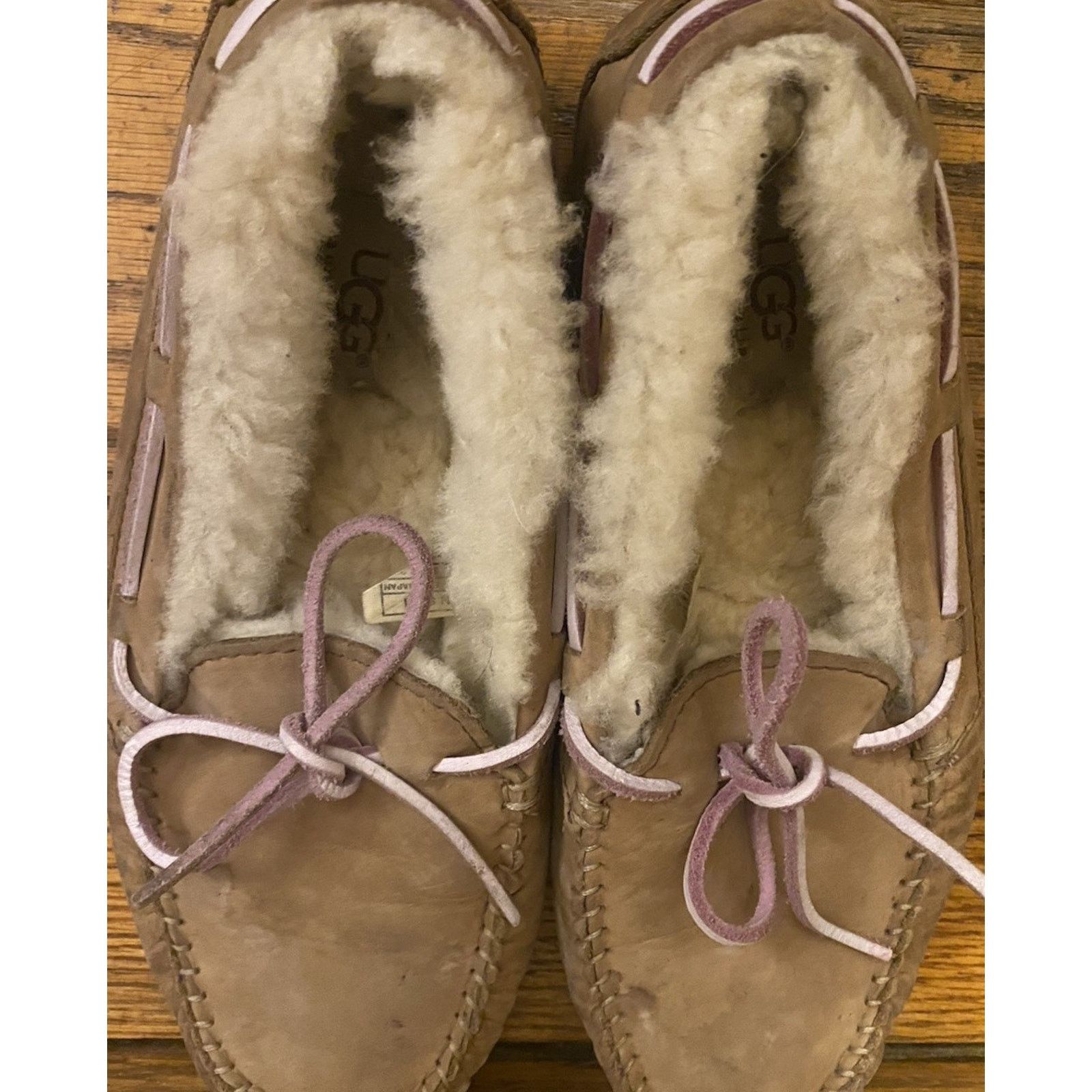 Ugg UGG Shearling Suede Slippers Women’s 8M Beige Pink Ties Size US 8 / IT 38 - 7 Thumbnail