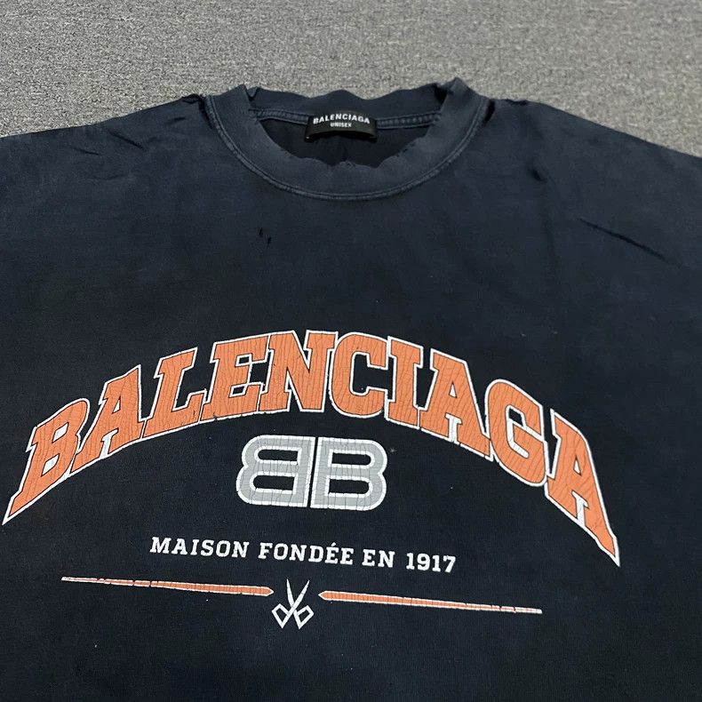 Balenciaga Balenciaga Scissors Washed Destroyed Short Sleeve Size US L / EU 52-54 / 3 - 4 Thumbnail