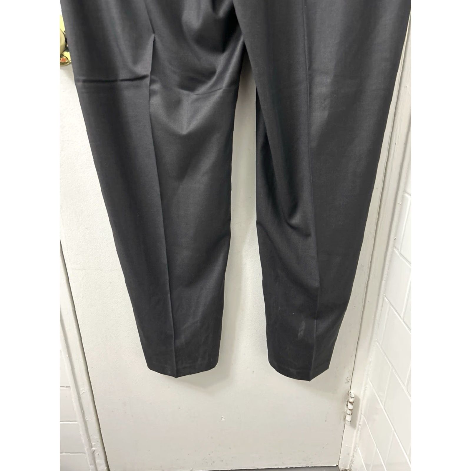 Haggar Haggar Super Flex Dress Pants Mens Size 40x32 Gray NWT Relaxed Fit Wrinkle Resistant Easy Care Pockets 5-Pocket Design Flat Front Size US 40 / EU 56 - 3 Thumbnail