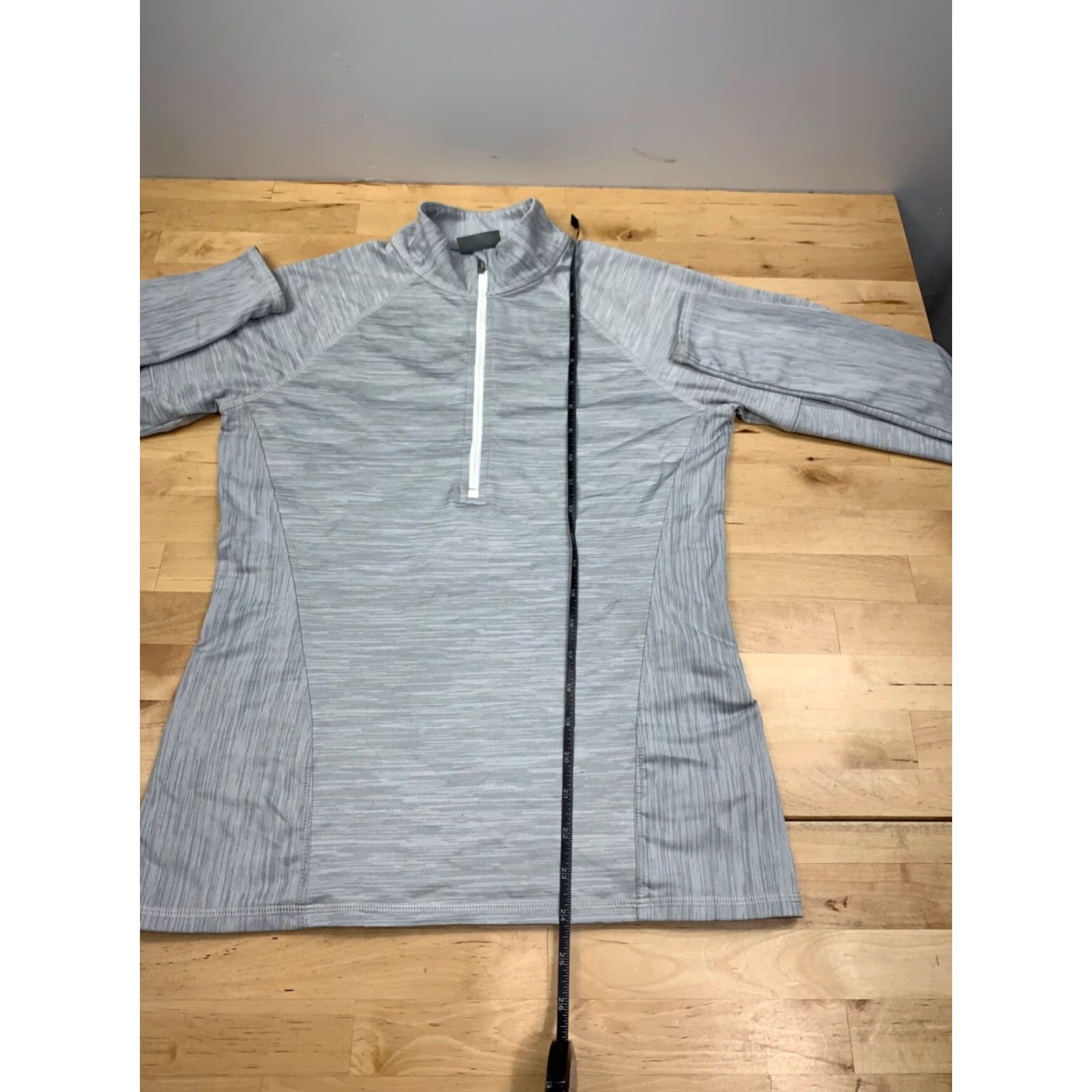 Athleta **Womens 1/4 Zip Pullover Sweatshirt Gray S Activewear** User: **Athleta 1/4 Zip Pullover Sweatshirt Gray S Women's Activewear** Size S / US 4 / IT 40 - 5 Thumbnail