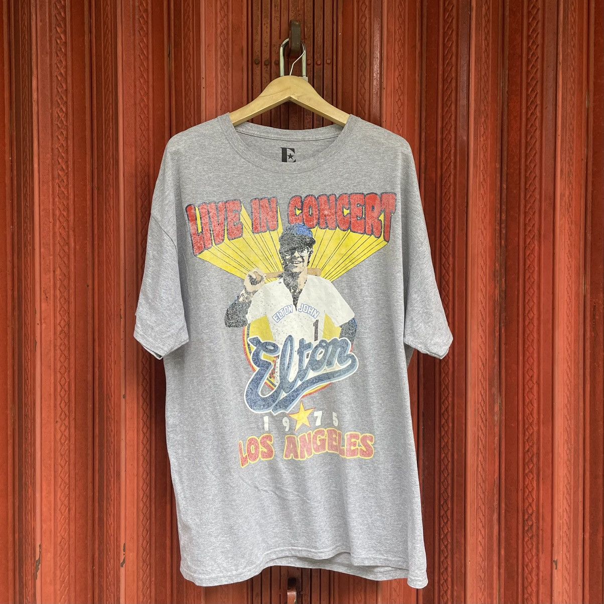 Band Tees Elton John Dodgers Los Angeles Stadium Concert 1975 Vintage Size US L / EU 52-54 / 3 - 1 Thumbnail