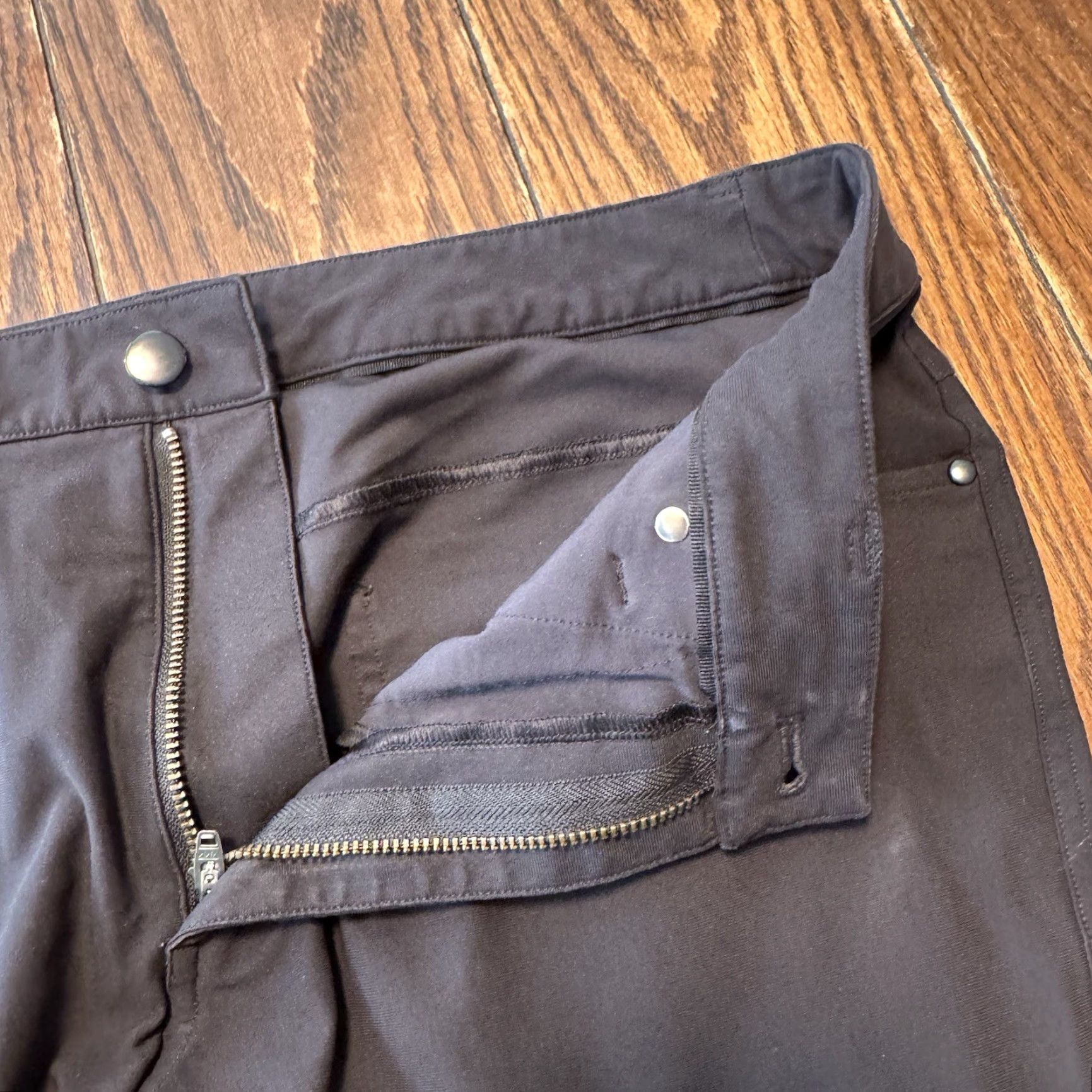 Lululemon Lululemon Men’s Pants 33x30 Black Stretch Zip Pocket Size US 33 - 3 Thumbnail