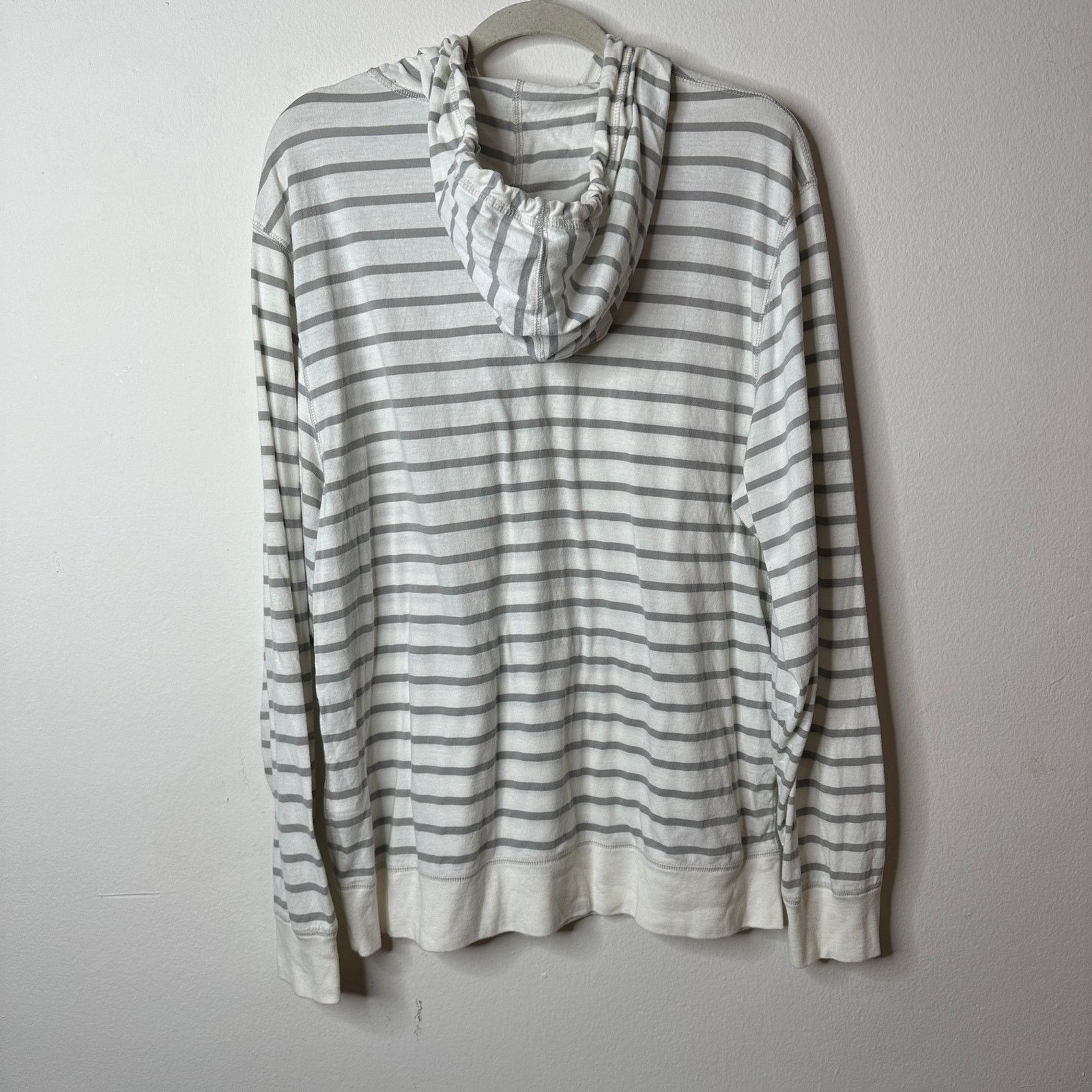 Old Navy Old Navy White & Gray Striped Pullover Front Pocket Hoodie L Size 34" / US 12 / IT 48 - 2 Thumbnail