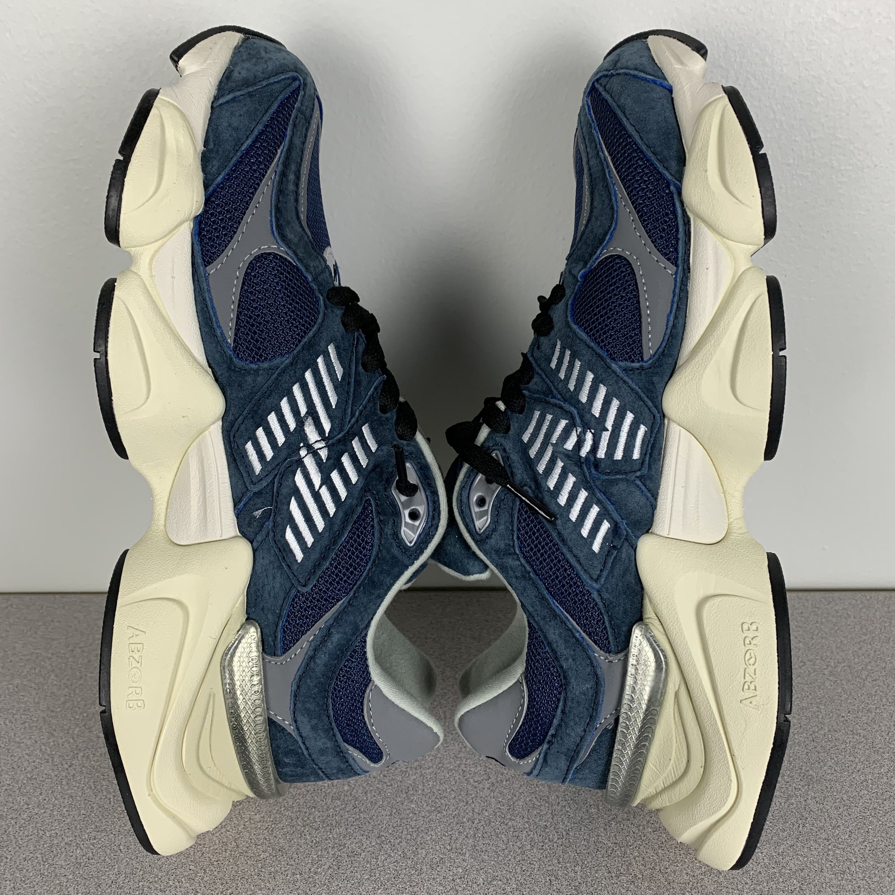 New Balance 9060 Navy White Size US 8.5 / EU 41-42 - 4 Thumbnail