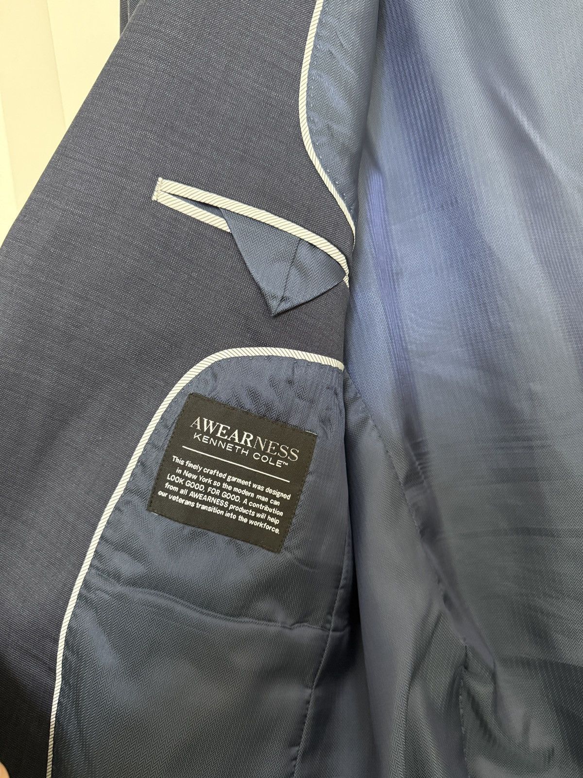 Kenneth Cole Kenneth Cole Awearness Suit Size 42R - 7 Thumbnail