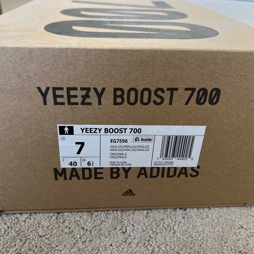 Adidas Yeezy 700 Analog Size 7 Size US 7 / EU 40 - 7 Thumbnail