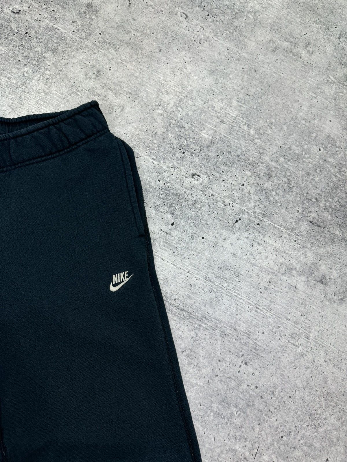 Nike Vintage Nike Swoosh Logo Dark Blue Sweatpants Track Pants S Size US 30 / EU 46 - 11 Thumbnail