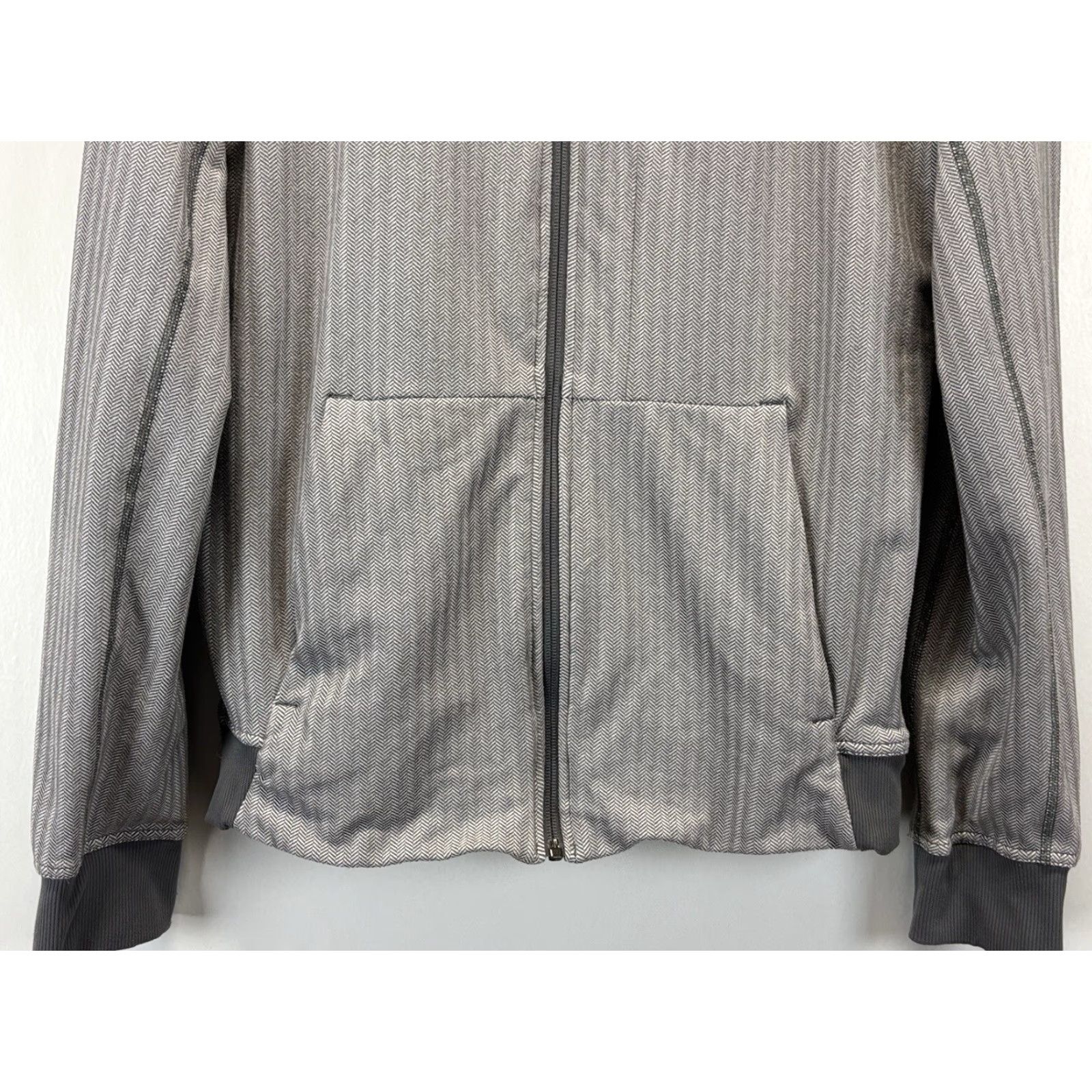 Lululemon Lululemon Textured Tech Bomber Jacket Sz Medium Men’s Grey Herringbone Full Zip Size US M / EU 48-50 / 2 - 3 Thumbnail