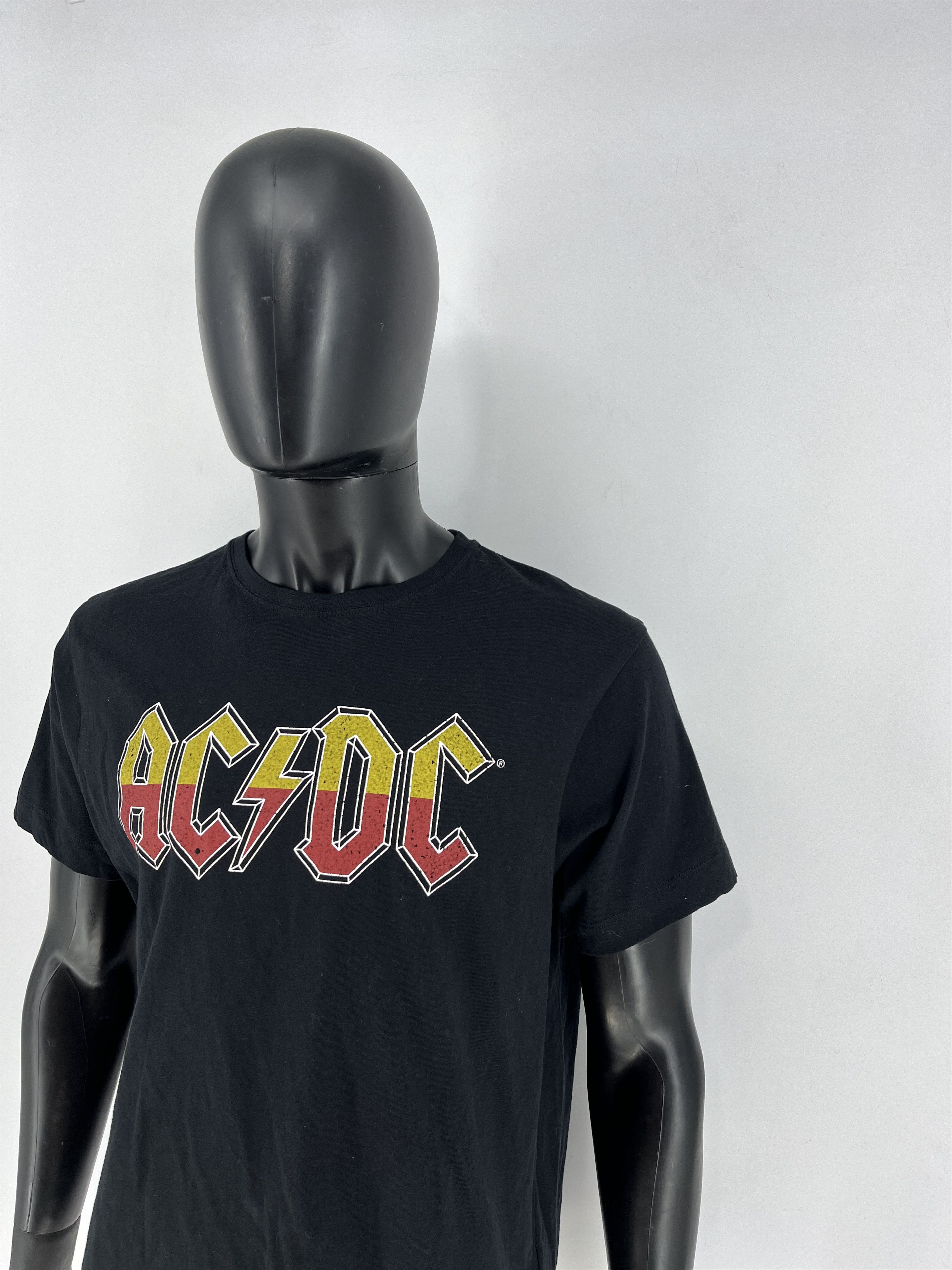Band Tees × Vintage Vintage Y2K AC/DC ACDC Black In Evrope Tour Big Logo Size US M / EU 48-50 / 2 - 4 Thumbnail