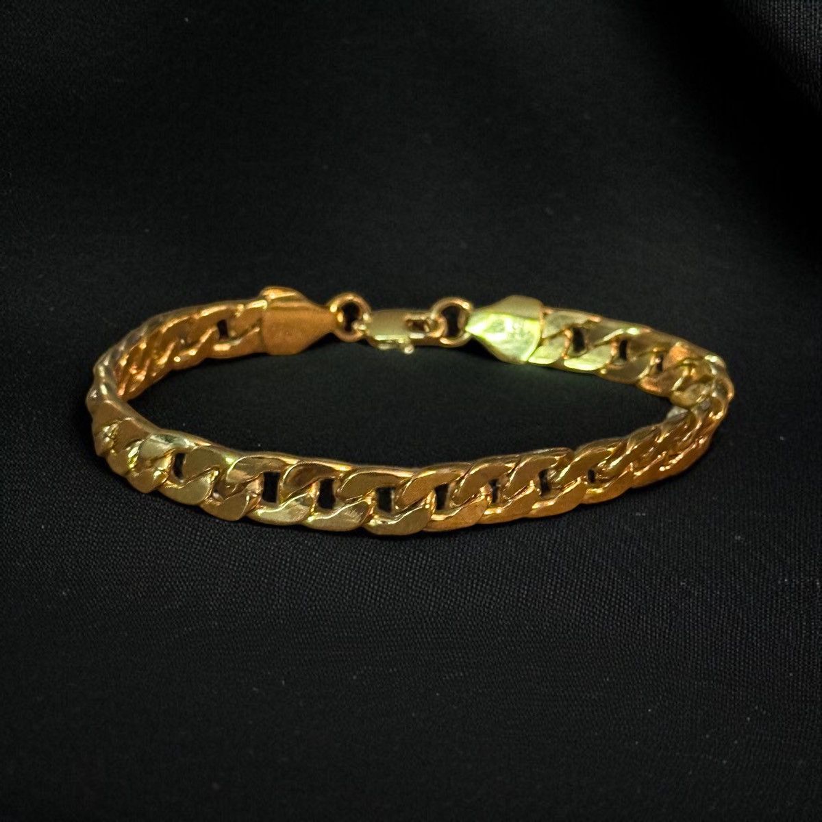 Other Gold tone curb link chain bracelet Size ONE SIZE - 1 Thumbnail