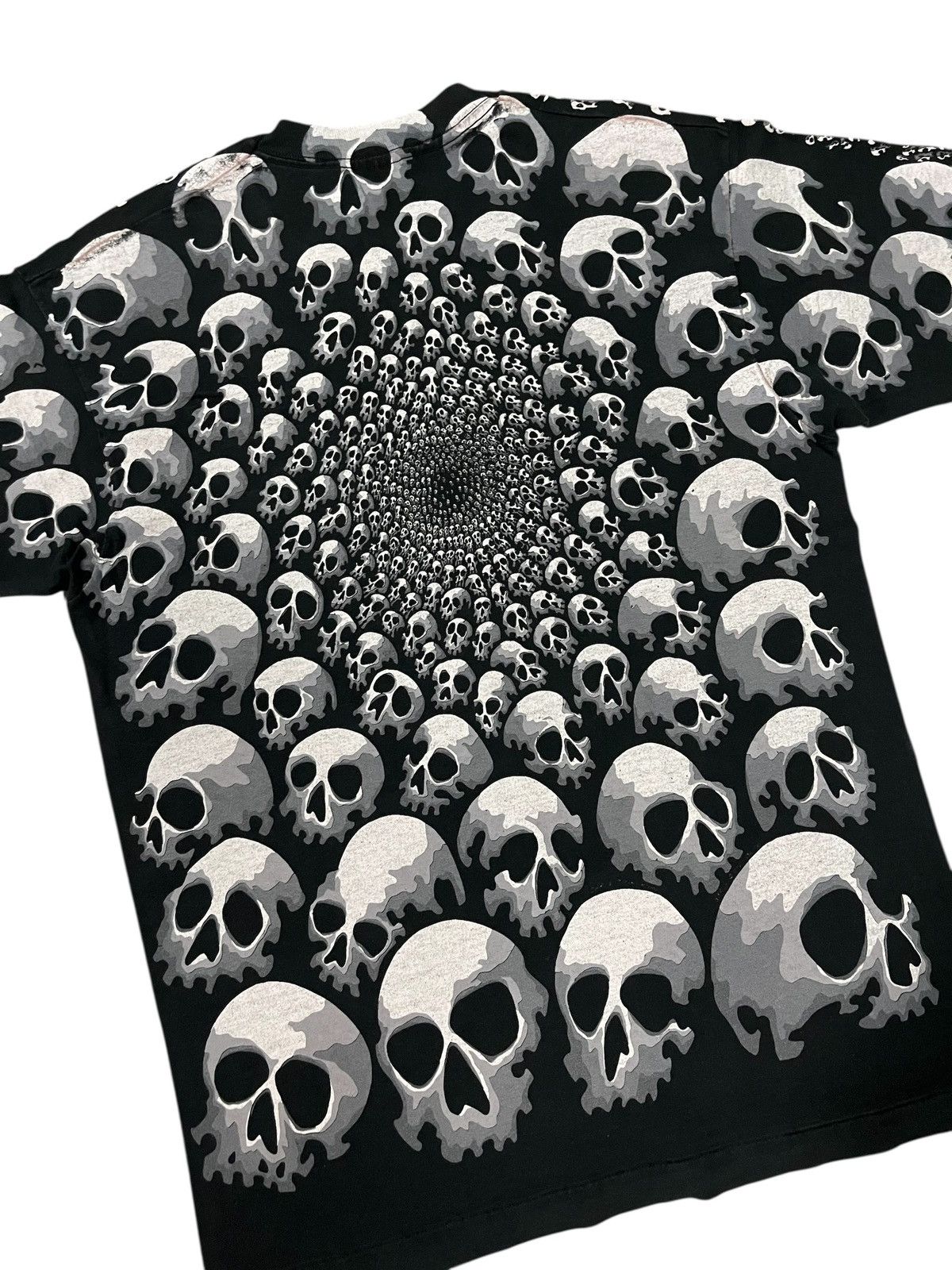 Liquid Blue Vintage Skulls Liquid blue AOP 90s t shirt Size US L / EU 52-54 / 3 - 8 Thumbnail