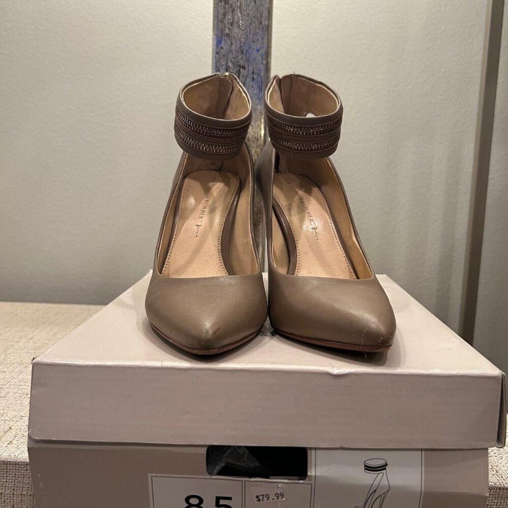 Banana Republic Banana Republic GAYLE pump with Zippered Ankle Strap Size US 8.5 / IT 38.5 - 3 Thumbnail