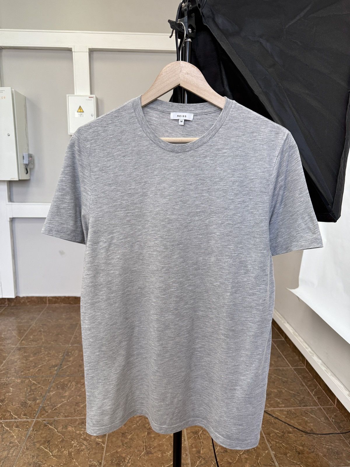 Reiss Reiss Luxury T-Shirt Rare Retro Hype Y2K Size US M / EU 48-50 / 2 - 1 Thumbnail
