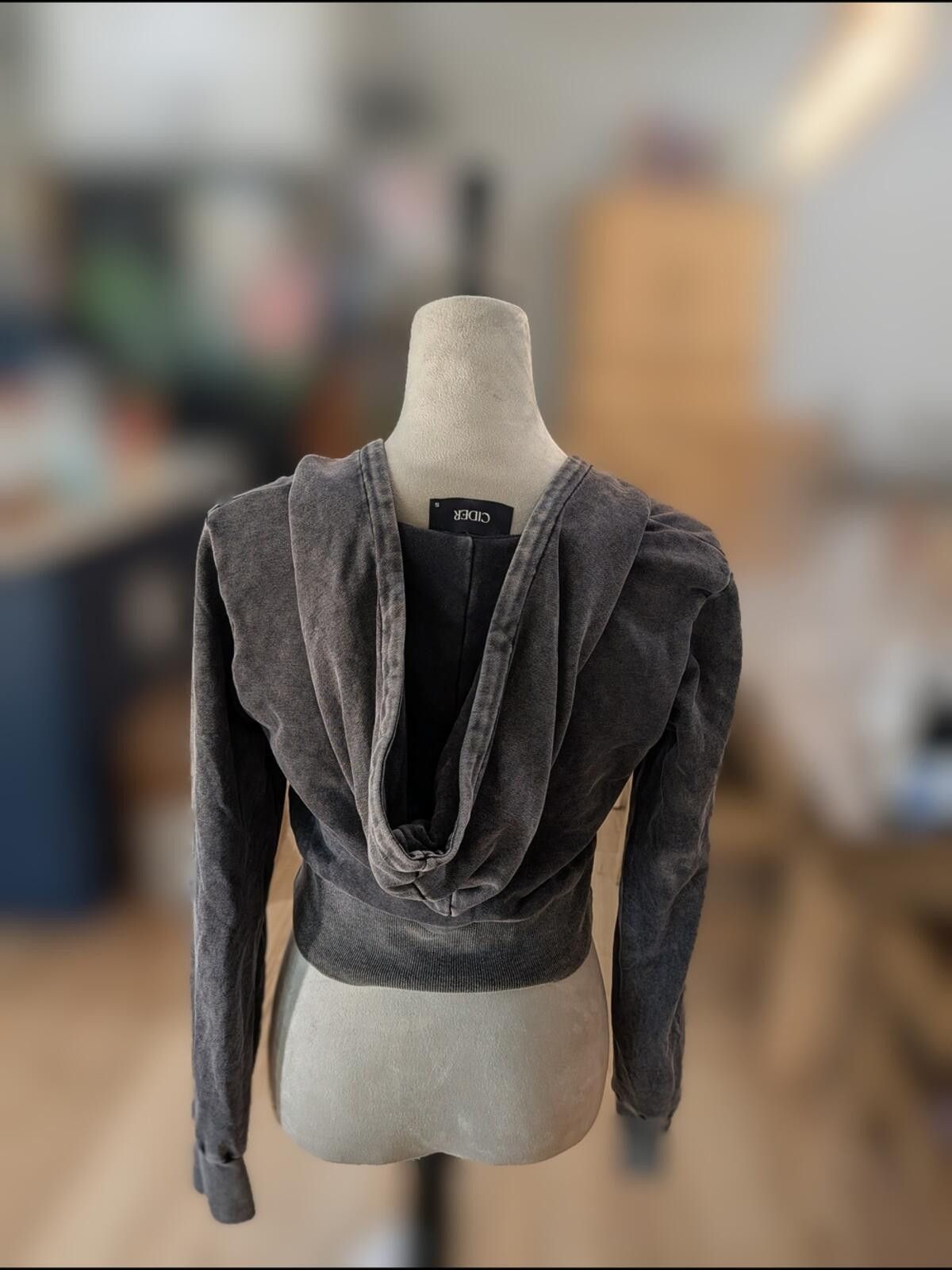 Cyderhouse Cider Washed Charcoal V-Neck Cropped Hoodie Size S / US 4 / IT 40 - 4 Thumbnail