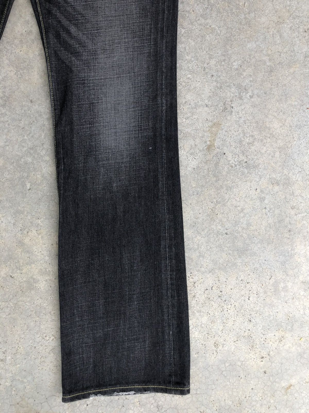 If Six Was Nine Flared Uniqlo Bootcut Distressed Jeans Size US 32 / EU 48 - 6 Thumbnail