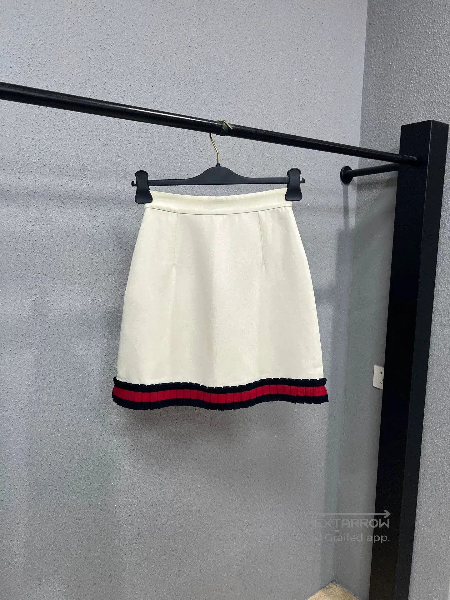 Gucci Gucci Striped Skirt in White and Red. Size 35" - 2 Thumbnail