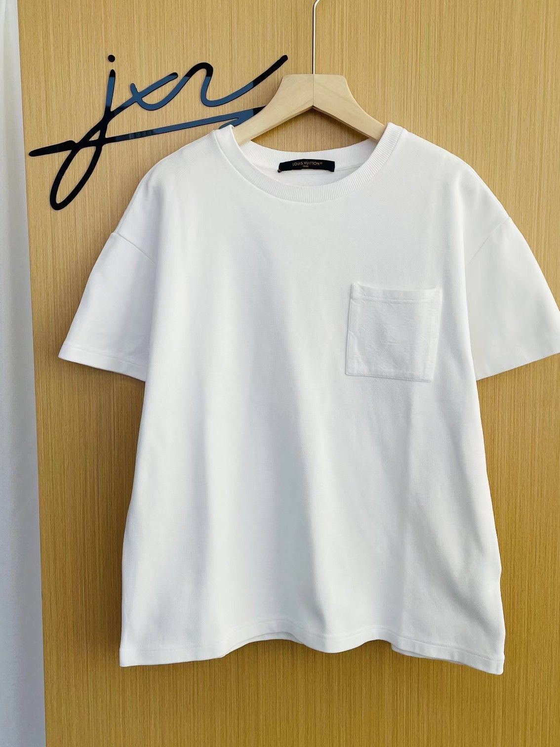 Louis Vuitton Louis Vuitton Embossed Monogram Pocket T-Shirt Size XS Size US XS / EU 42 / 0 - 1 Thumbnail
