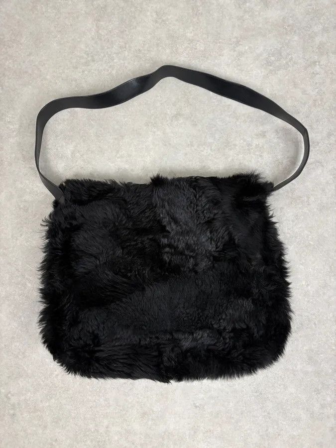 Gucci 2000s Gucci Black Wolf Fur Leather Shoulder Bag Size ONE SIZE - 6 Thumbnail