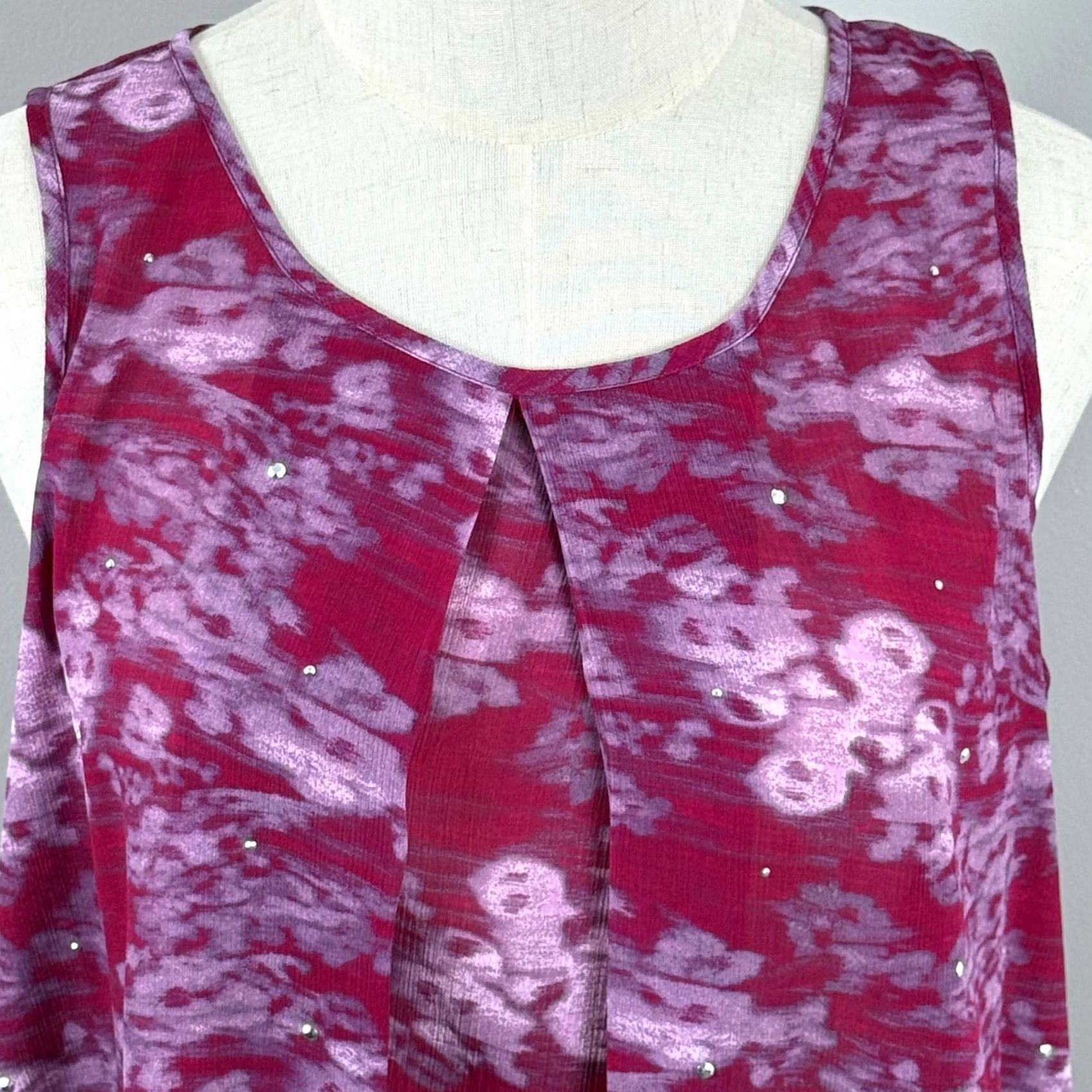 Juicy Couture Juicy Couture Blouse Sleeveless Round Neck Pink Abstract Floral Rhinestone Sheer M Womens High-Low Hem Summer Casual Party Cocktail (Adult) Womens Size M / US 6-8 / IT 42-44 - 2 Thumbnail