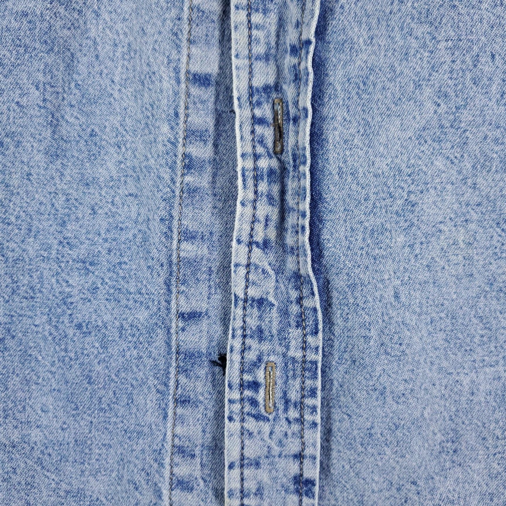 Vintage VINTAGE PACO Denim Button-Up Shirt Mens Size Small Blue Long Sleeve Classic Size US S / EU 44-46 / 1 - 5 Thumbnail
