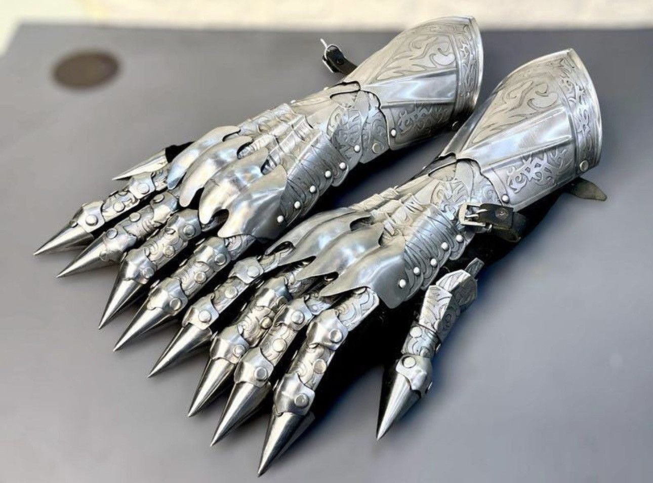 Vintage Custom Steel Clawed Gauntlets - Full Finger Armor Gloves Size ONE SIZE - 1 Thumbnail