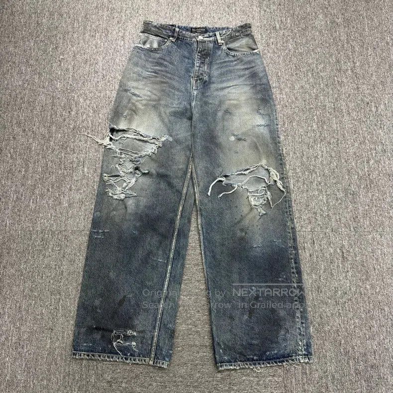 Balenciaga Balenciaga Distressed Dirty Denim Jeans. Size US 26 / EU 42 - 1 Thumbnail
