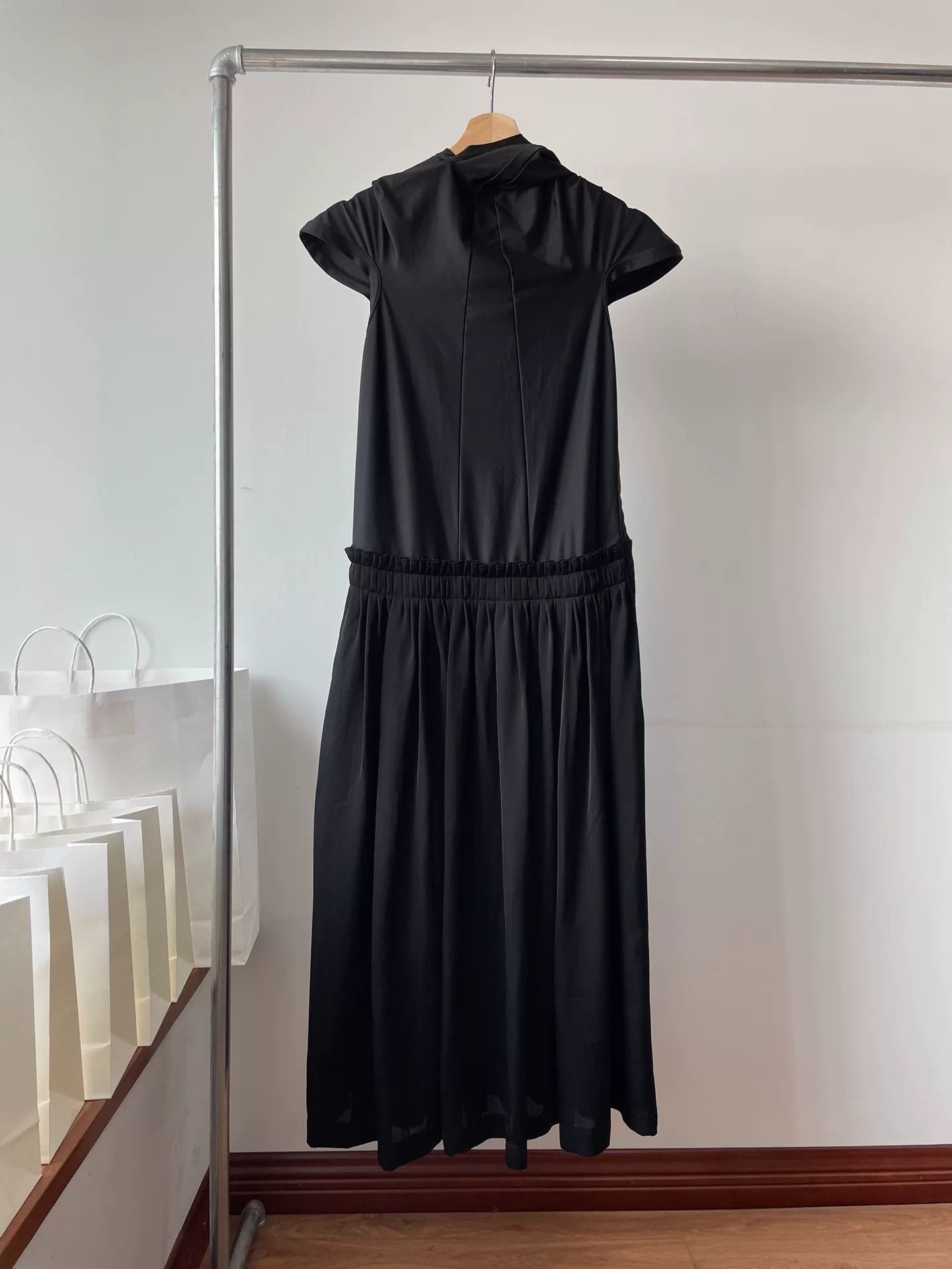 Comme des Garcons Comme des Garcons Hooded Dress Size XS / US 0-2 / IT 36-38 - 1 Thumbnail