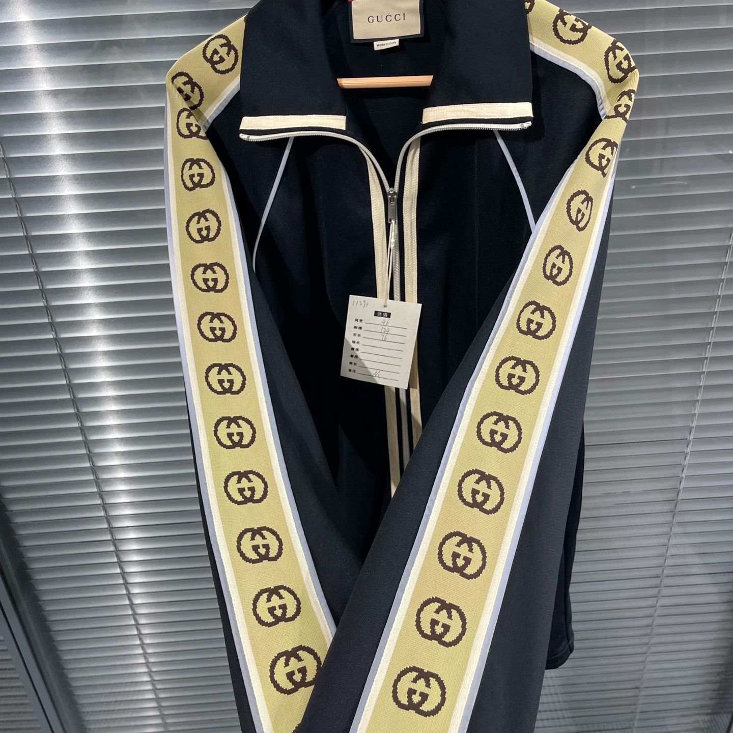 Gucci Gucci Arm Taped Logo Jacket M Size US M / EU 48-50 / 2 - 4 Thumbnail