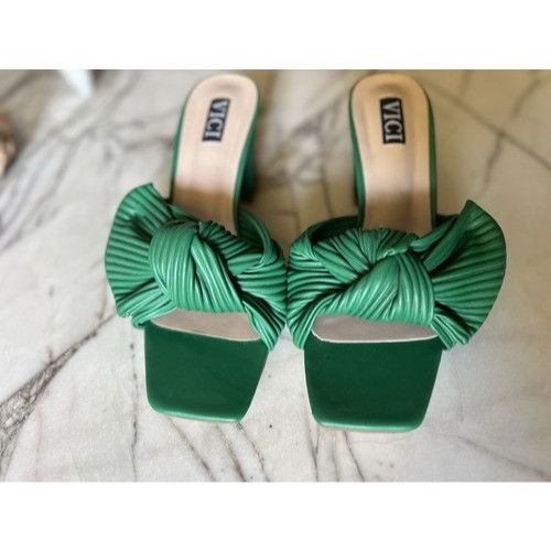 Other Vici Green Bow Sandals Women size US8 / EUR 38 / 2 1/2" Heel Size US 8 / IT 38 - 6 Thumbnail