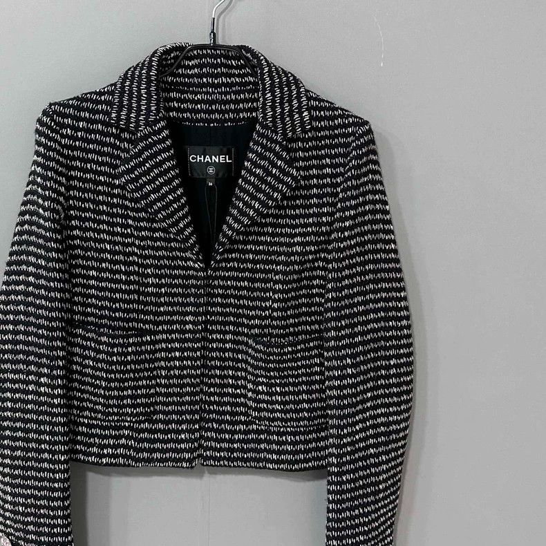 Chanel Chanel Black and white double c button tweed jacket 2504-Ne Size XS / US 0-2 / IT 36-38 - 3 Thumbnail